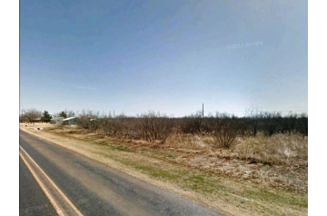 TX, Hardeman, 0.25 Acre Quanah, Lots 1 - 3 Block 153, Adjoining, Electricity. TERMS $125/Month